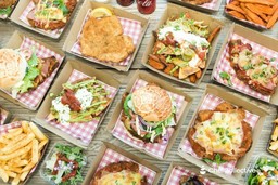 Schnitzengiggles-restaurant-Coorparoo